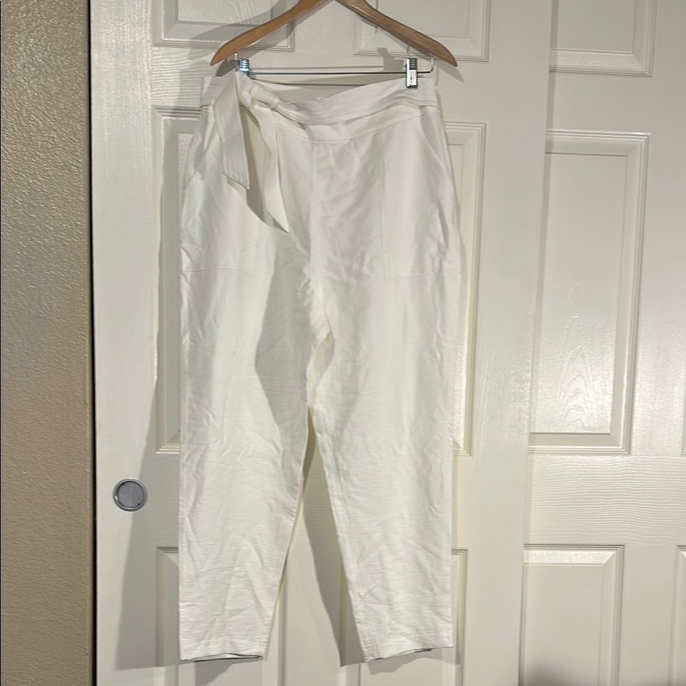 Leith White Women's Pants
Nordstrom‘s
